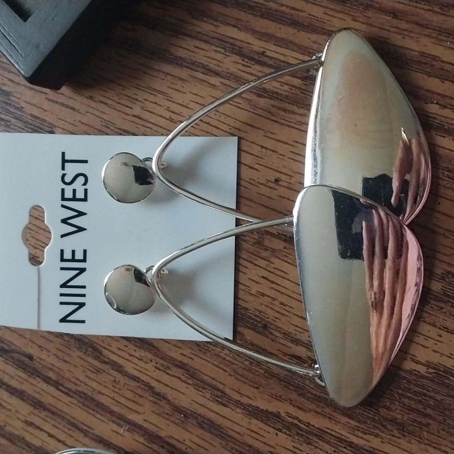 Nine West Pierced Earrings 16$